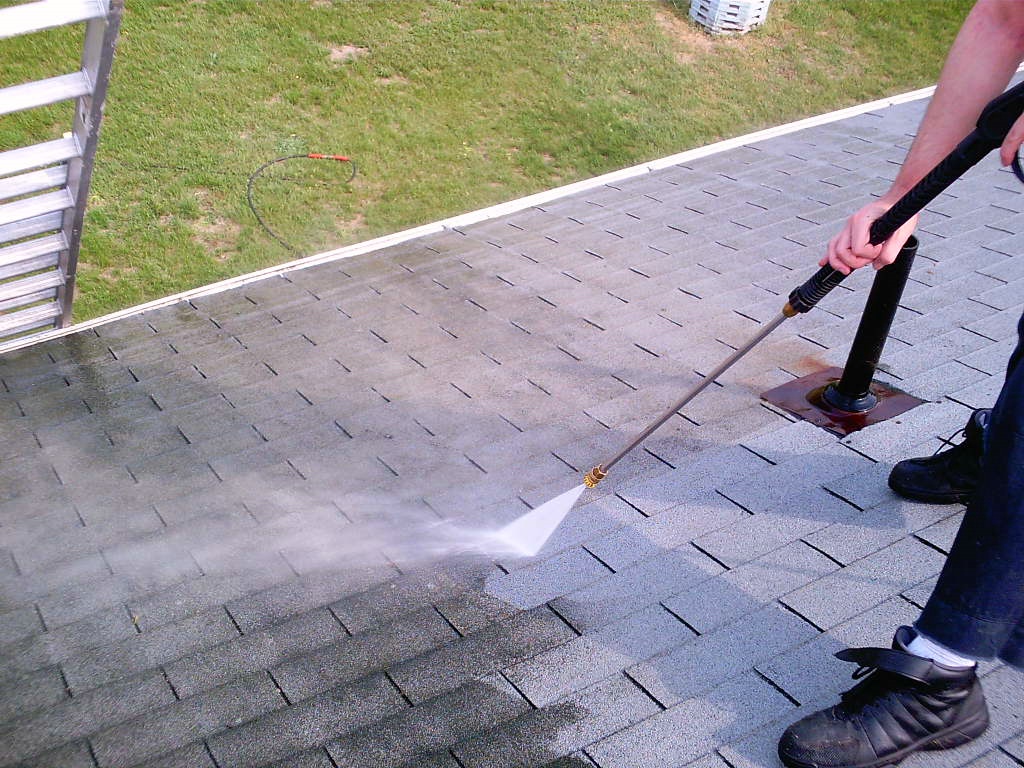 A Professional Roof Cleaning Service Provider